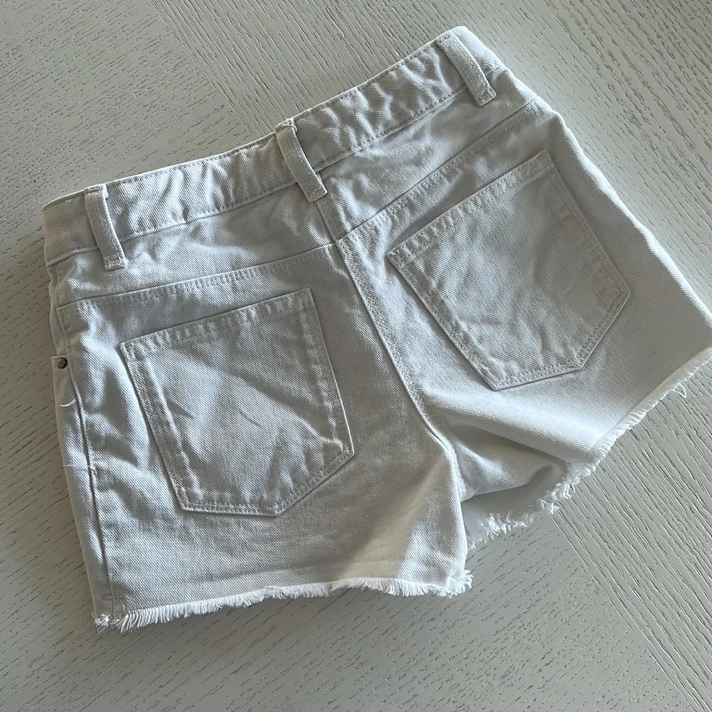 ๐ผ NEXT - Girls White Denim Shorts ๐ผ - Picture 3 of 7